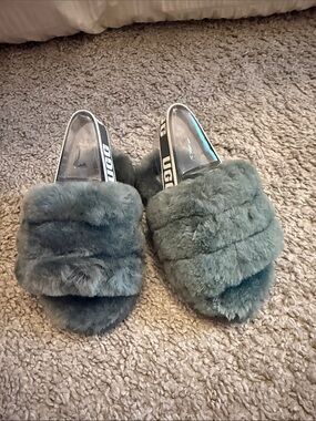 UGG Women's Fluff Yeah Slide in Olive Green